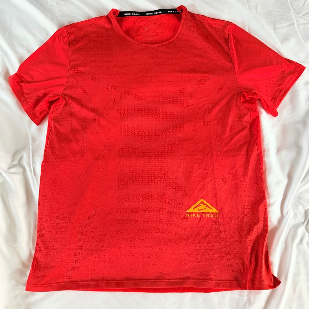 Nike Trail Men’s Orange Short-Sleeve Performance Shirt